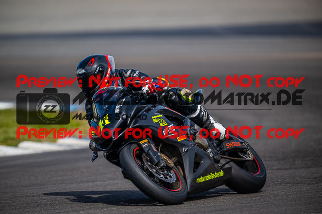 MaZZes_FotoMatrix_230410_8321 | ROT