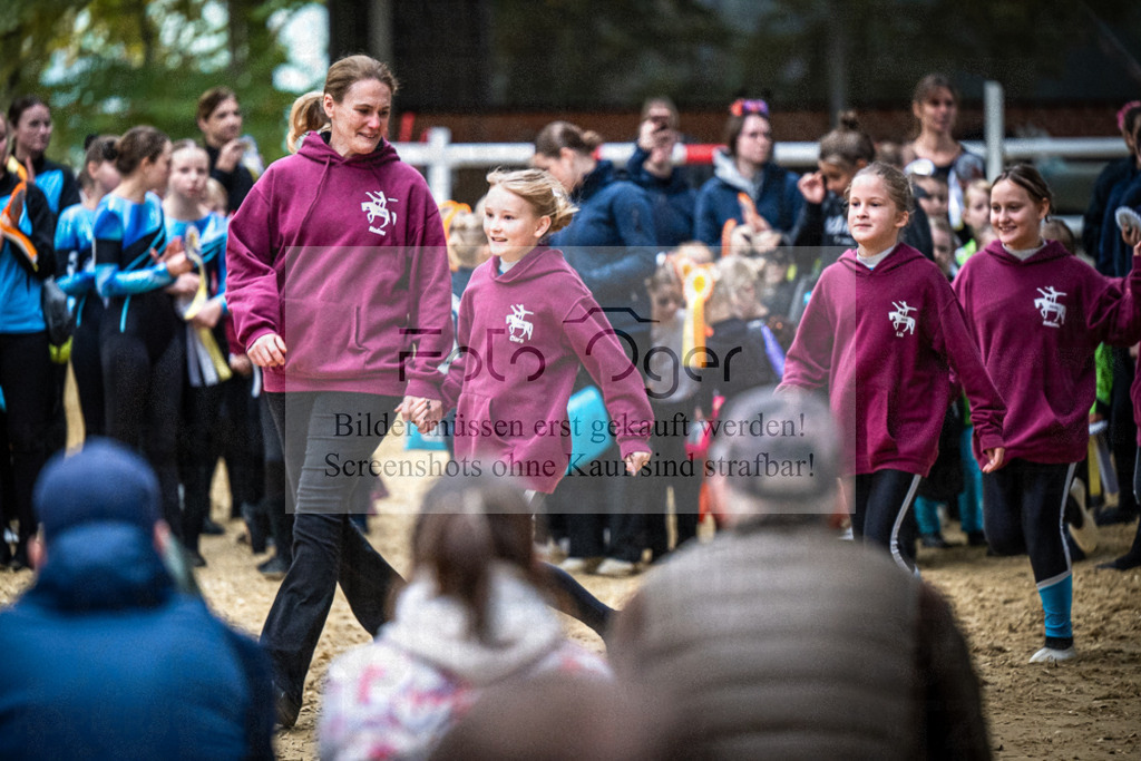 DOS_0382 | Entdecke hochwertige Reitturnierfotos von Foto Oger. Professionell, emotional und authentisch – jetzt Lieblingsmomente im Shop bestellen.Deutschlandweite Turnierfotografie. - Realisiert mit Pictrs.com