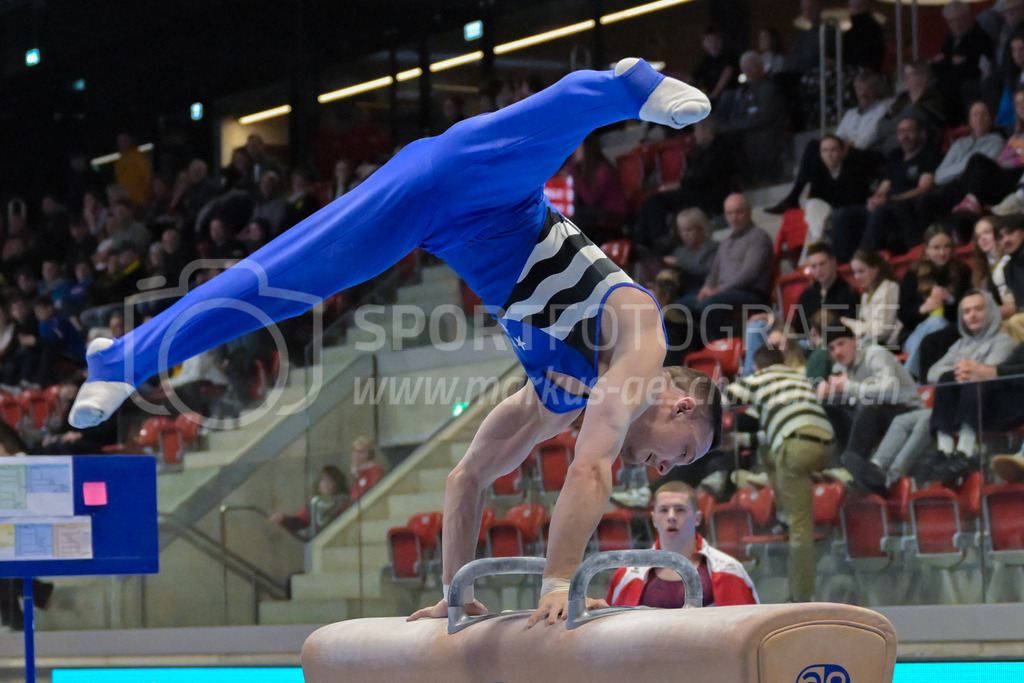 Schweizer Meisterschaften Kunstturnen Mannschaften Männer (A) - 22. November 2025 | Schweizer Meisterschaften Kunstturnen Mannschaften Männer (A)AXA Arena, WinterthurBild: Sportfotografie Markus Aeschimann | www.markus-aeschimann.ch - Realisiert mit Pictrs.com