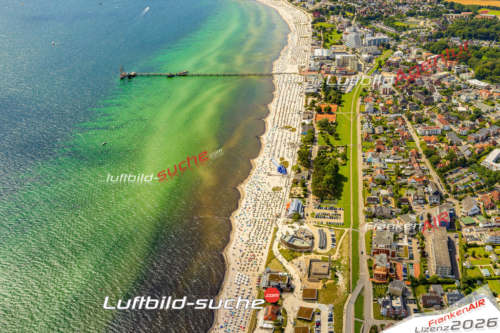 Übersichts Bild Grömitz - Die Luftaufnahme wurde 2025 vom UL-Flugzeug heraus erstellt ( keine Drohnenaufnahme ) - Hochauflösende Luftaufnahme - für Wandbilder und großformatige Ausdrucke geeignet. Das besondere Geschenk!Hier alle&nbsp;Infos zur Lizenzierung der LuftaufnahmeWir fliegen auch dieses Jahr wieder in Ihre Region um Luftbilder zu erstellen.- Luftbild anfragen