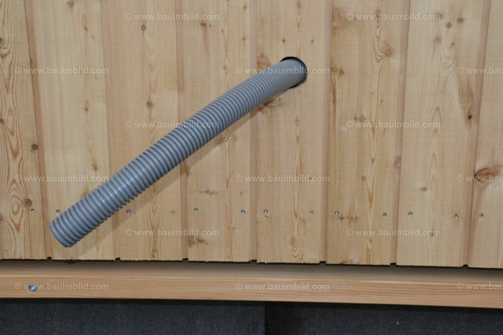 bib-lg17-elektroinstallation-0171 | Nach LV-Leistungsgruppen sortierte Detailfotos über den Bau eines Hauses. Alle Hausbau-Bilder direkt vom Urheber und Autor der Website Haus-Selber-Bauen.com