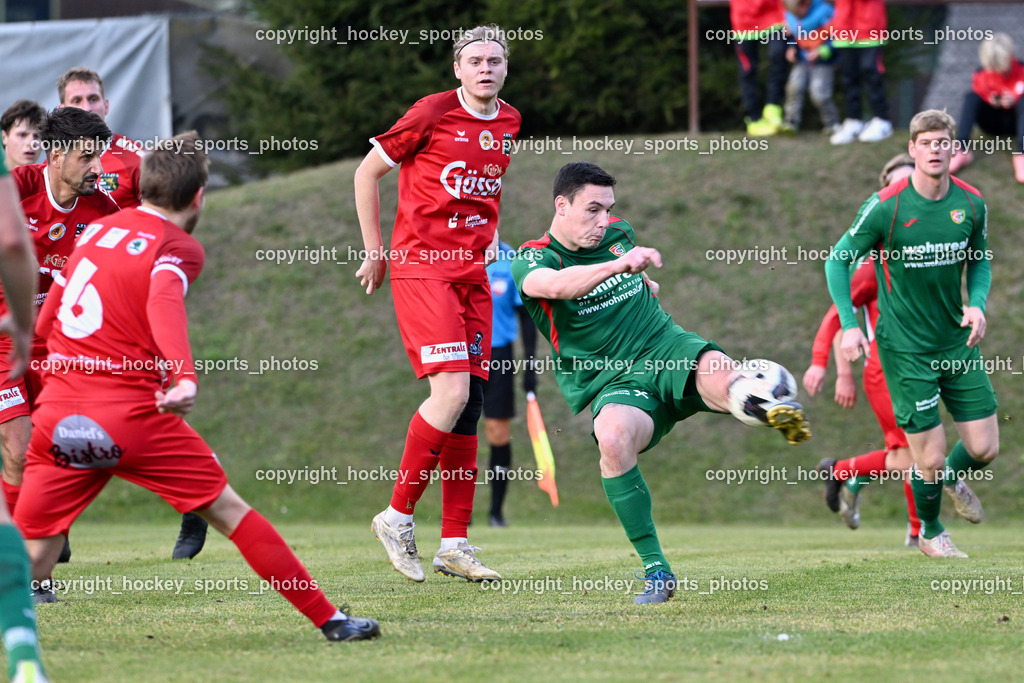 FC ASKÖ Gmünd vs. SV Rapid Lienz | #6 Florian Unterweger Rapid Lienz, #25 Andre Tabernig Rapid Lienz, #19 Nico Payer FC Gmünd, #8 Domenik Steiner FC Gmünd, FC ASKÖ Gmünd vs. SV Rapid Lienz, FC ASKÖ Gmünd vs. SV Rapid Lienz am 09.11.2025 in Ferlach (Ballspielhalle Ferlach), Austria, (Photo by Bernd Stefan)