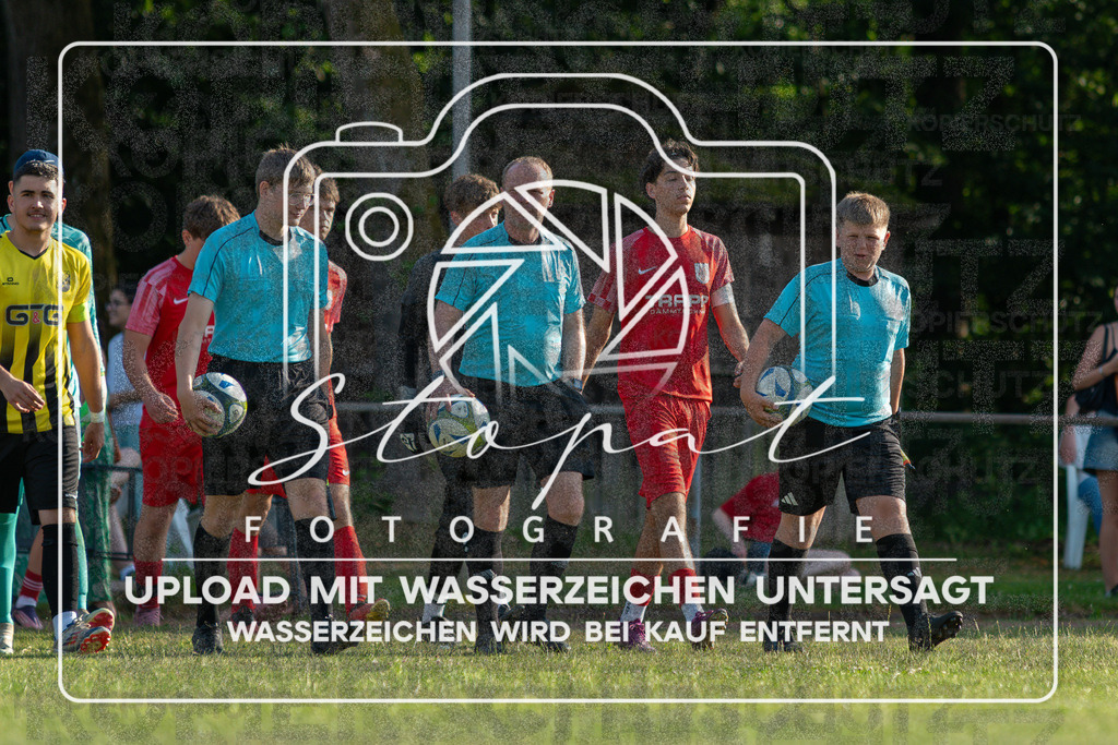 U17 Kreismeisterschaftsfinale HK - SG Fulde vs. TV Jahn Schneverdingen | Markus Wolkenhauer (Schiedsrichter), Joschua Sittkus (Schiedsrichterassistent), Lasse Stimming (Schiedsrichterassistent); U17 Kreismeisterschaftsfinale HK - SG Fulde vs. TV Jahn Schneverdingen am 24.06.26 in Heidmarkstadion, Bad Fallingbostel - Realisiert mit Pictrs.com