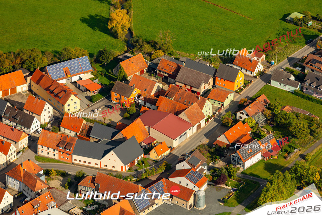 Luftaufnahme von Unterneuses Burgebrach Bild- Das Luftbild wurde 2025 vom UL-Flugzeug heraus erstellt ( keine Drohne ) - Hochauflösende Luftaufnahme -Nicht vergleichbar mit Google Maps oder Satelittenbilder- Die Geschenkidee !Mit Lizenz und Bildrechte bestellbar