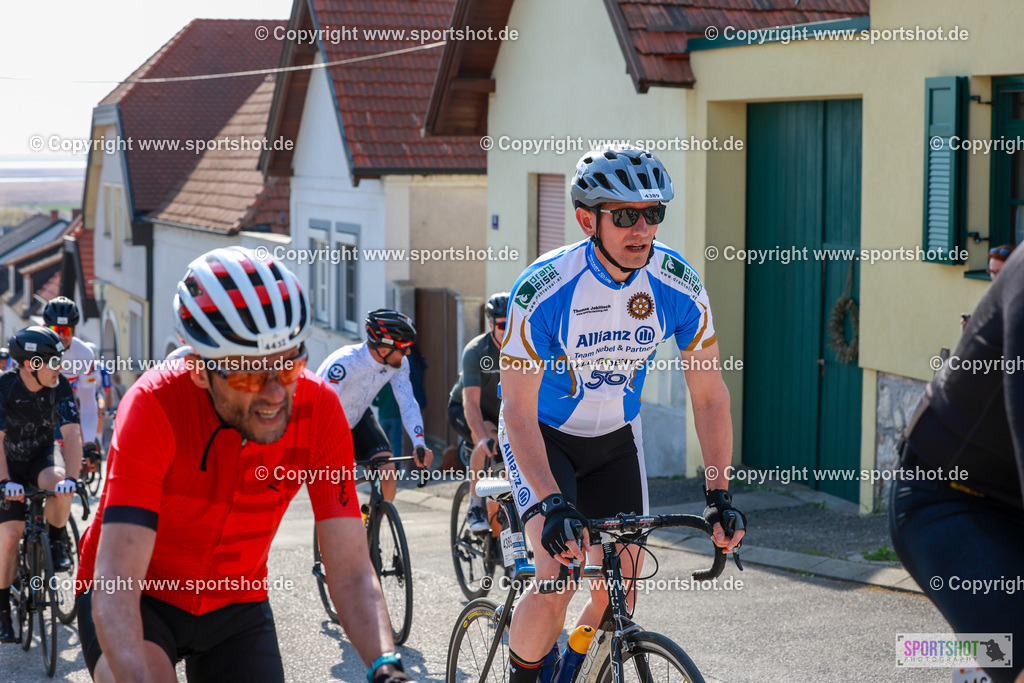 584_AR6_9028 | Neusiedlersee Radmarathon 2026@sportshot_your_pictrs #yourpictures#roadtowm2029 #nrm #neusiedlerseeradmarathon #neusiedlersee #neusiedlerseetourismus #burgenland #mörbisch #nrm26 #burgenlandtourismus #voglundco #poweredbyburgenlandtourismus #radsport #rad #marathon #ucigranfondo #visitburgenland #ucigranfondoworldseries