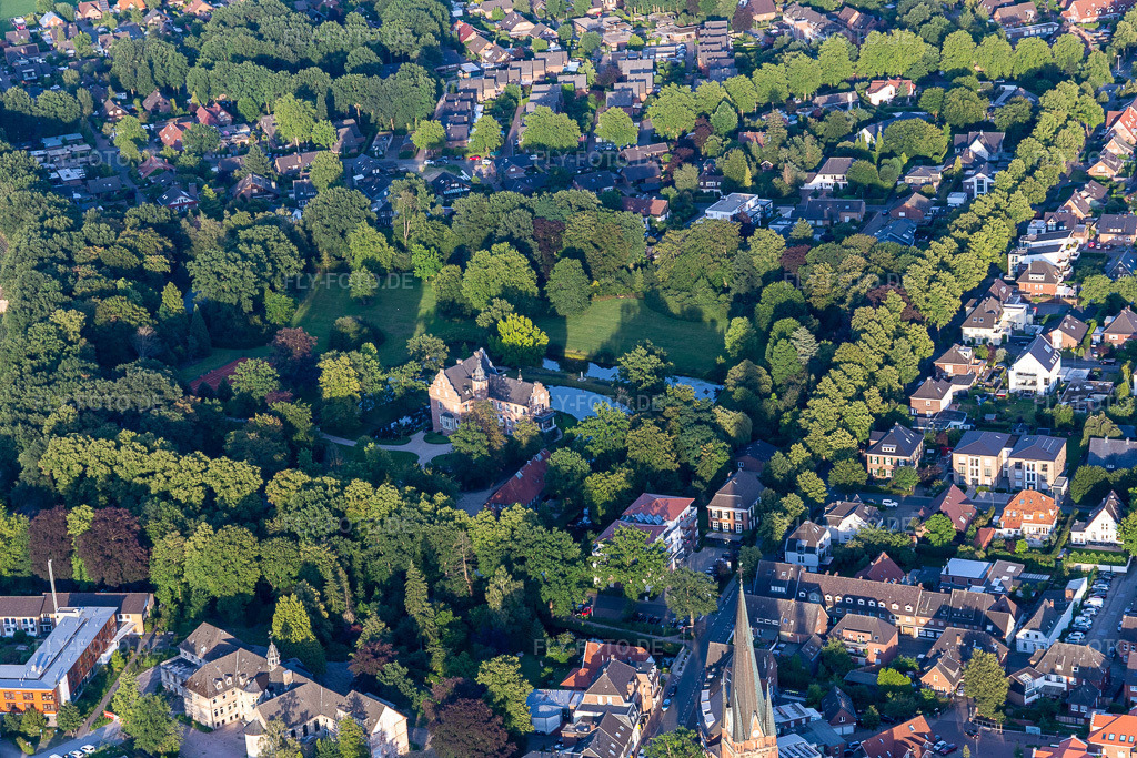 Luftbild: Schloßpark von Haus Rhede im Ortsteil Altrhede in Rhede im Bundesland Nordrhein-Westfalen in Deutschland. Foto: IMG_008018.jpg vom 12.07.2020 durch Werner Riehm/FLY-FOTO.de
