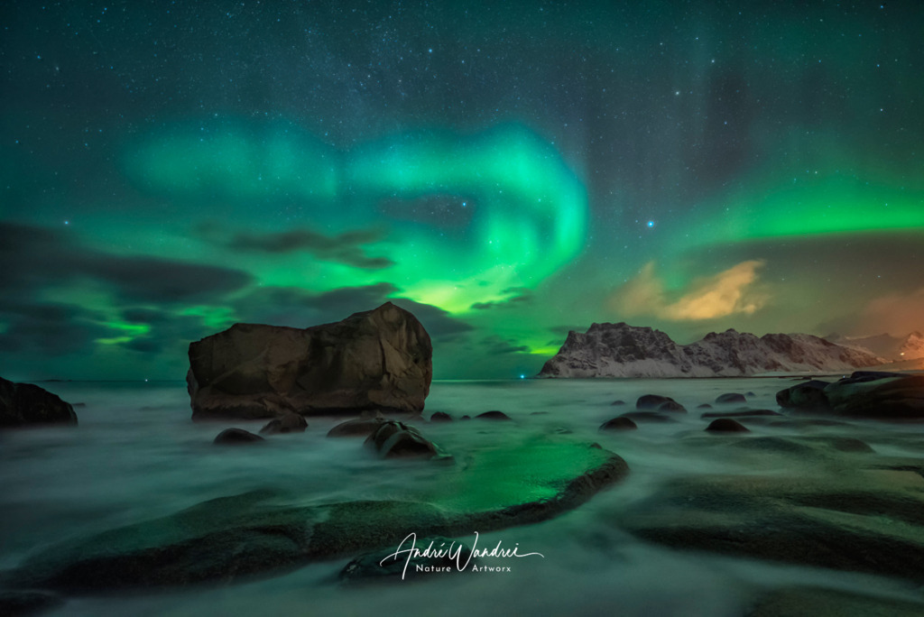 Polarlicht über Uttakleiv | Andre Wandrei - Nature Artworx - Realisiert mit Pictrs.com