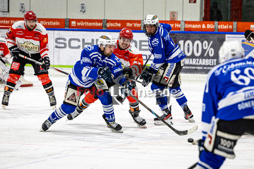 SC Forst NATURE BOYS gegen ESC Hassfurt HAWKS | Eishockey Landesliga Herren Playoffs 2024/25 - Spiel 2 von 4, SC Forst NATURE BOYS gegen ESC Hassfurt HAWKS, 20250222,Bastian GRUNDNER (Nature Boyz 11) in Aktion,2025-02-22 in Peißenberg (Eisstadion Peißenberg)Bastian GRUNDNER (Nature Boyz 11)Copyright: WolfgangxLindner foto-lindner.de