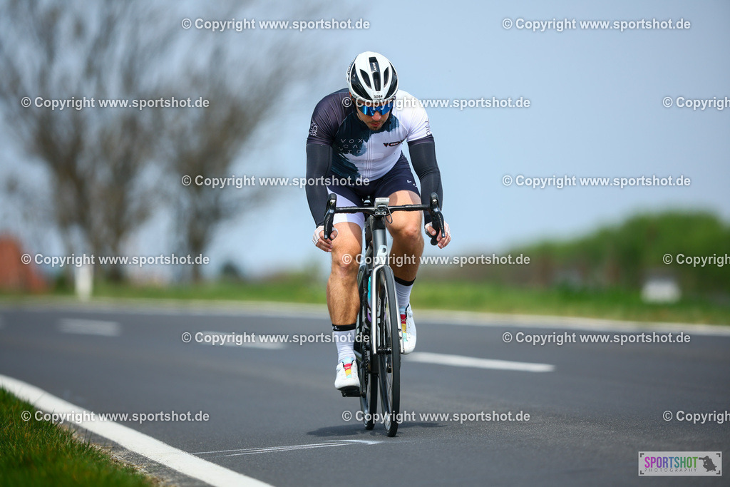 506_TRA56651 | Neusiedlersee Radmarathon 2026@sportshot_your_pictrs #yourpictures#roadtowm2029 #nrm #neusiedlerseeradmarathon #neusiedlersee #neusiedlerseetourismus #burgenland #mörbisch #nrm26 #burgenlandtourismus #voglundco #poweredbyburgenlandtourismus #radsport #rad #marathon #ucigranfondo #visitburgenland #ucigranfondoworldseries