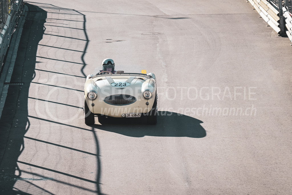 21. Arosa ClassicCar 2025 - 6. =September= 2025 | Marco Trevisan aus Unterengstringen (SUI) in einem Austin Healey 100S aus dem Jahre 1955 mit Startnummer 223 am Arosa ClassicCar 2025 in der Kategorie Classic Trophy..@arosaclassiccar, @arosa.official, #arosaclassiccar, #arosa, #76curves, #classiccarBild: Sportfotografie Markus Aeschimann | www.markus-aeschimann.ch - Realisiert mit Pictrs.com