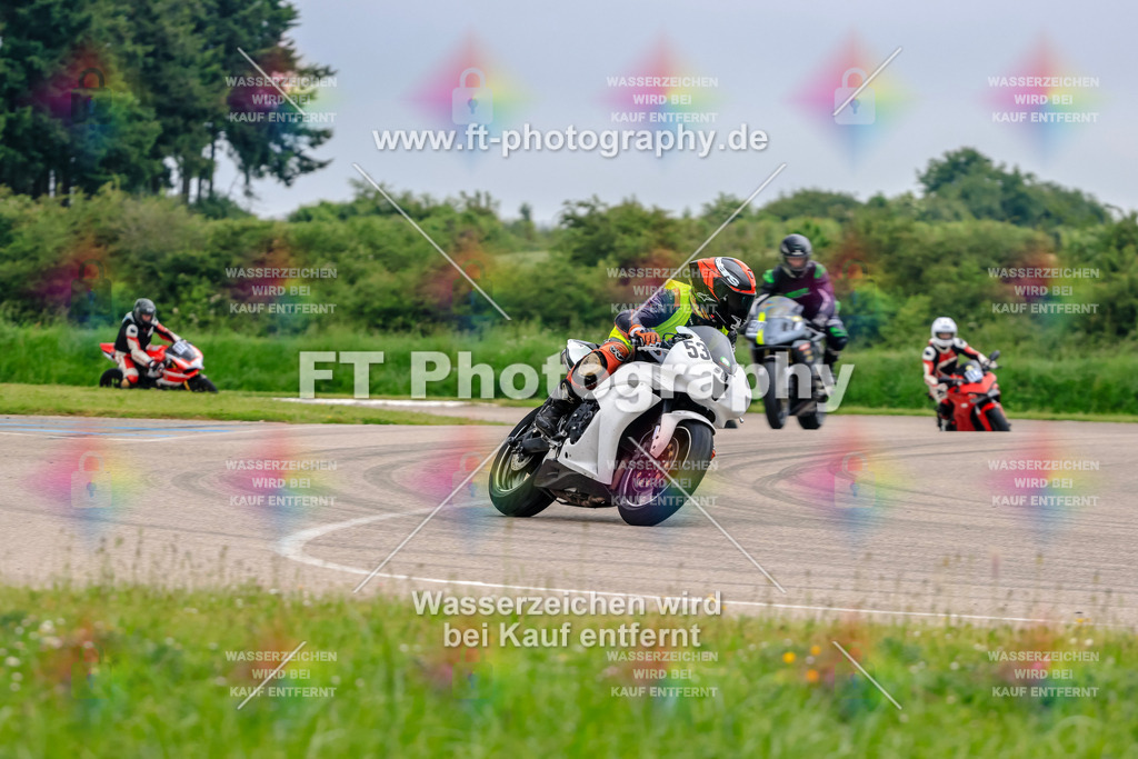 MotoTeam-7974 | Hier findet Ihr Bilder von Touristenfahrten auf der Nürburgring Nordschleife oder von anderen Veranstaltungen die ich besucht habe. Viel Spass beim Durch Schauen 