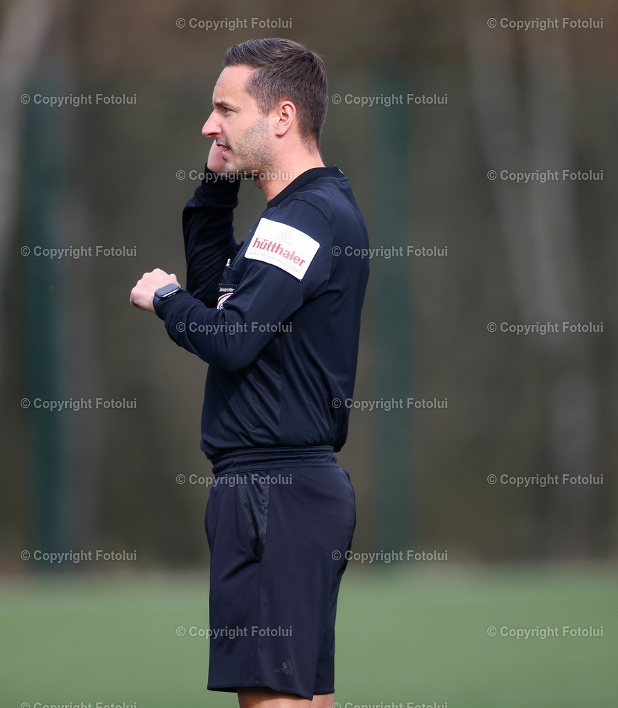A_LUI_100224_06 | SPORT,FUSSBALL,TESTSPIEL ASKOE OEDT-SPG LASK AMATUERE 10.02.2024 IM BILD: SCHIEDSRICHTER ANDREAS FEICHTINGER  FOTO:FOTOLUI