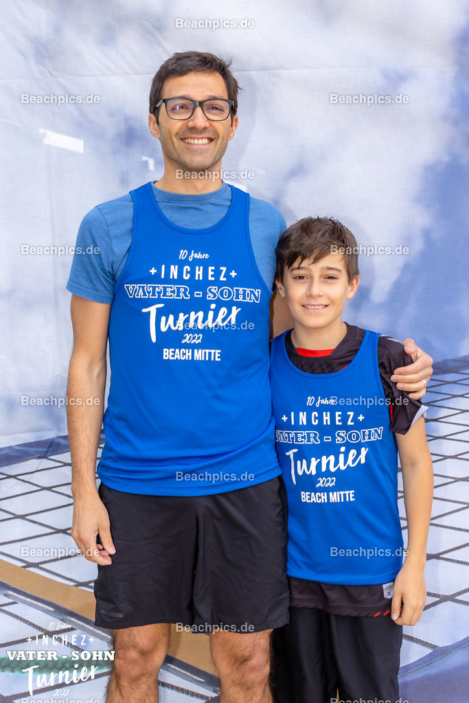 2022-00063109-Vater-Sohn-Turnier-Teamfotos-2 | 26.05.2022; Berlin Foto: Gerold Rebsch - www.beachpics.de