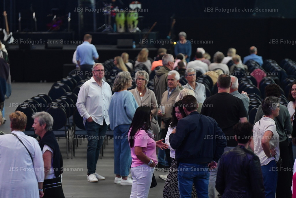 2026_Deborah Lee und the news_One Moment time Whitney Houston__0009 | Fotograf Jens Seemann - Realisiert mit Pictrs.com