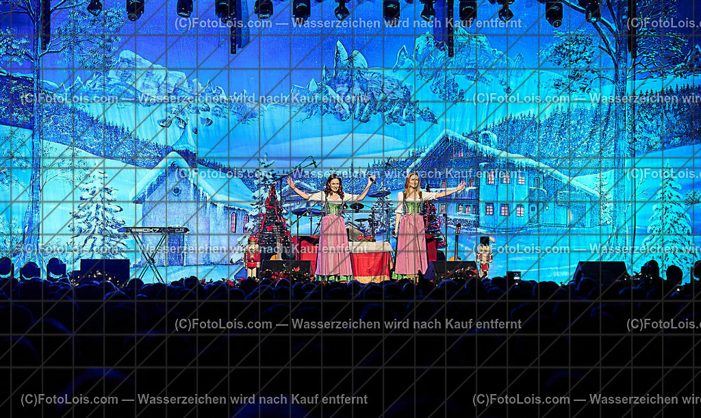 ALP0677_STAR-WEIHNACHT_NV-Forum_Sigrid-Marina | (C)FotoLois.com, Alois Spandl, Volkstümliche STAR-WEIHNACHT MIT Sigrid & Marina, NOCKIS, Andy Borg und Die Edlseer im NV-Forum Wieselburg, So 18. Dez. Dezember 2022.