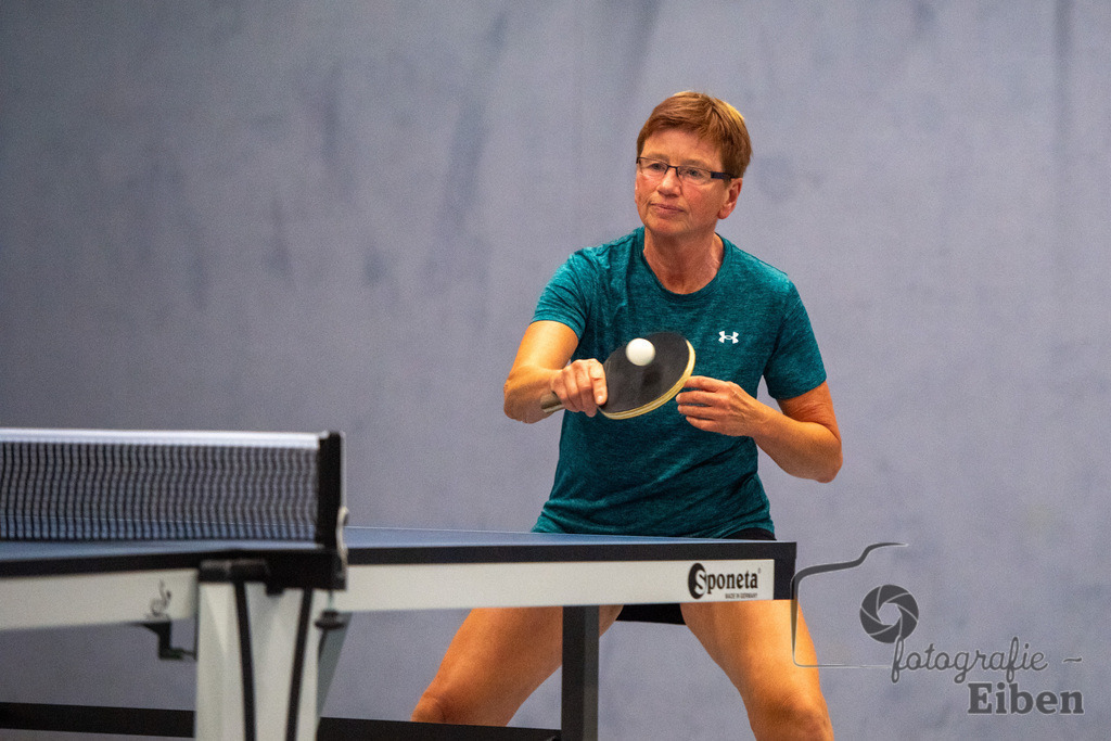 TuS Spohle-VfL Edewecht | Ute Meinen (VfL Edewecht); Frauen Bezirksliga; TuS Spohle (blau)-VfL Edewecht (grün) am 23.09.2024; in Spohle (Sporthalle Wiefelsteder Straße), Photo: Philip Eiben 2024 - Realisiert mit Pictrs.com