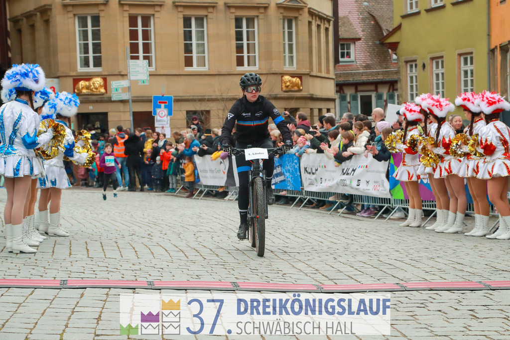 AOK JuniorCup 400m | 3Koenigslauf 2023 - Realisiert mit Pictrs.com