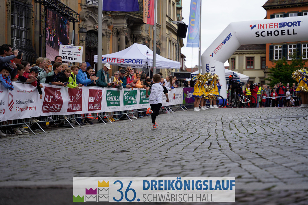 AOK Junior Cup 400m | 3Königslauf 2022 AOK Junior Cup 400m - Realisiert mit Pictrs.com