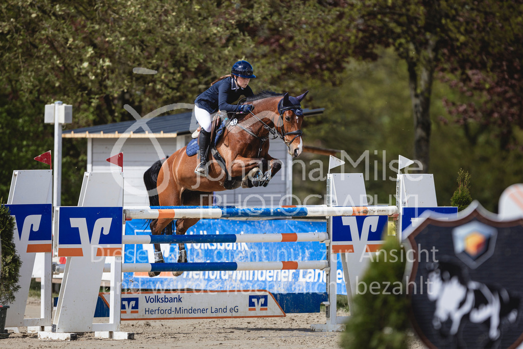 240428_Spenge_M2-Spr-128 | Deine schönsten Turniermomente als professionelle Fotos! Entdecke hochwertige Pferdesport-Fotografie im Online-Shop. Jetzt Fotos finden & bestellen!