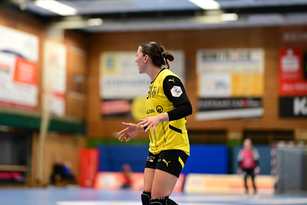 Handball I Frauen I Saison 2024-2025 I 1. HBF I 12. Spieltag I Buxtehuder SV - Borussia Dortmund | Der Sportfotograf. - Realisiert mit Pictrs.com