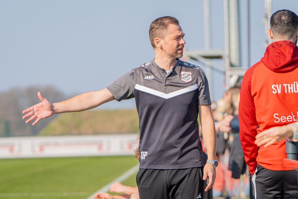 Fußball I Herren I Saison 2025-2026 I Bezirksliga Weser-Ems 4 I 24. Spieltag I VFL Oythe - SV Thüle I 220032.03.2026 | jns.sportfotos - Realisiert mit Pictrs.com