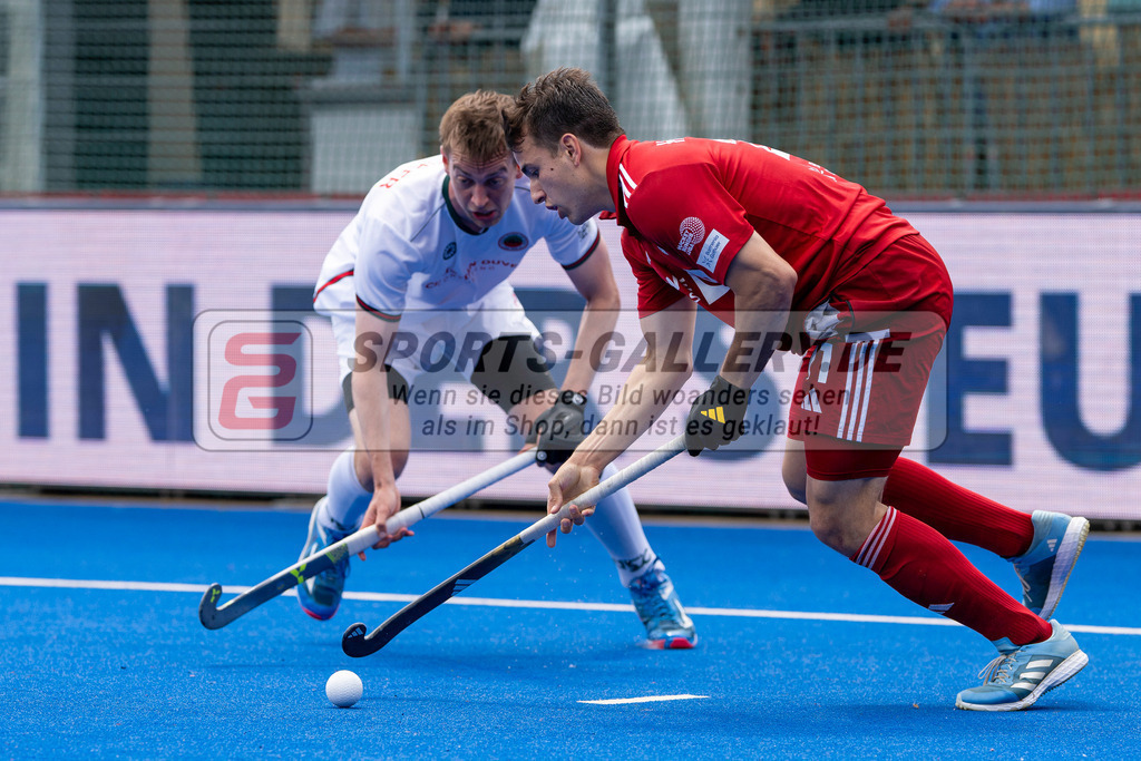 Final4_20250601-1459-Z82_9253 | Krefeld, Deutschland, 01.06.2025:  Feldhockey Final4 2025 – „Deutsche Feldhockey-Meisterschaften 2025“ Crefelder HTC - Rot-Weiss Köln (Finale Herren) im Gerd-Wellen-Hockeyanlage am 01.06.2025 in Krefeld, Deutschland. (Foto von Kramhöller/Fehrmann/Kaste)Krefeld, Germany, 01.06.2025: Feldhockey Final4 2025 – „Deutsche Feldhockey-Meisterschaften 2025“ Harvestehuder HTC - Düsseldorfer HC (Finale Damen) in Gerd-Wellen-Hockeyanlage at 01.06.2025 in Krefeld, Deutschland. (Foto from Kramhöller/Fehrmann/Kaste)