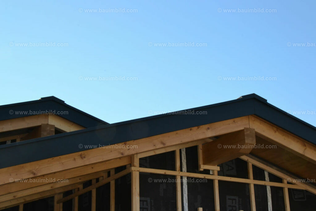 bib-lg11-spenglerarbeiten-0167 | Nach LV-Leistungsgruppen sortierte Detailfotos über den Bau eines Hauses. Alle Hausbau-Bilder direkt vom Urheber und Autor der Website Haus-Selber-Bauen.com