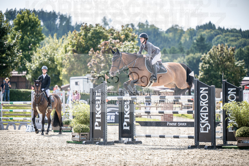 DOS_7887 | Entdecke hochwertige Reitturnierfotos von Foto Oger. Professionell, emotional und authentisch – jetzt Lieblingsmomente im Shop bestellen.Deutschlandweite Turnierfotografie. - Realisiert mit Pictrs.com