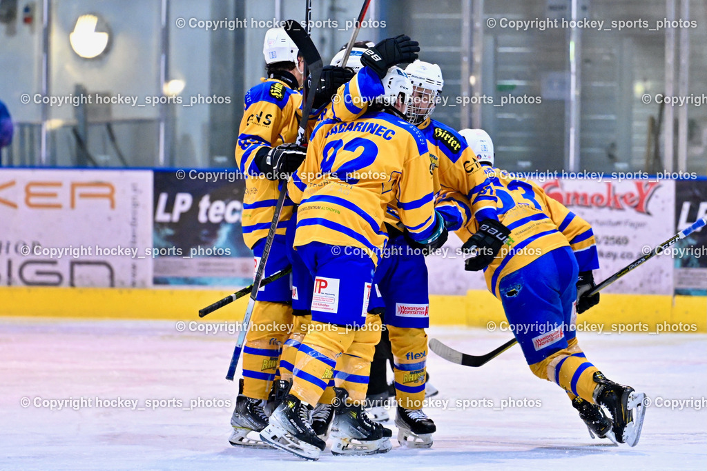 ESC SOCCERZONE STEINDORF vs. 1. EHC ALTHOFEN | Jubel EHC Althofen Mannschaft, #92 Jagarinec Jakob 1. EHC Althofen, ESC SOCCERZONE STEINDORF vs. 1. EHC ALTHOFEN, ESC SOCCERZONE STEINDORF vs. 1. EHC ALTHOFEN am 28.02.2025 in Steindorf (Ossiachersee Halle), Austria, (Photo by Bernd Stefan)