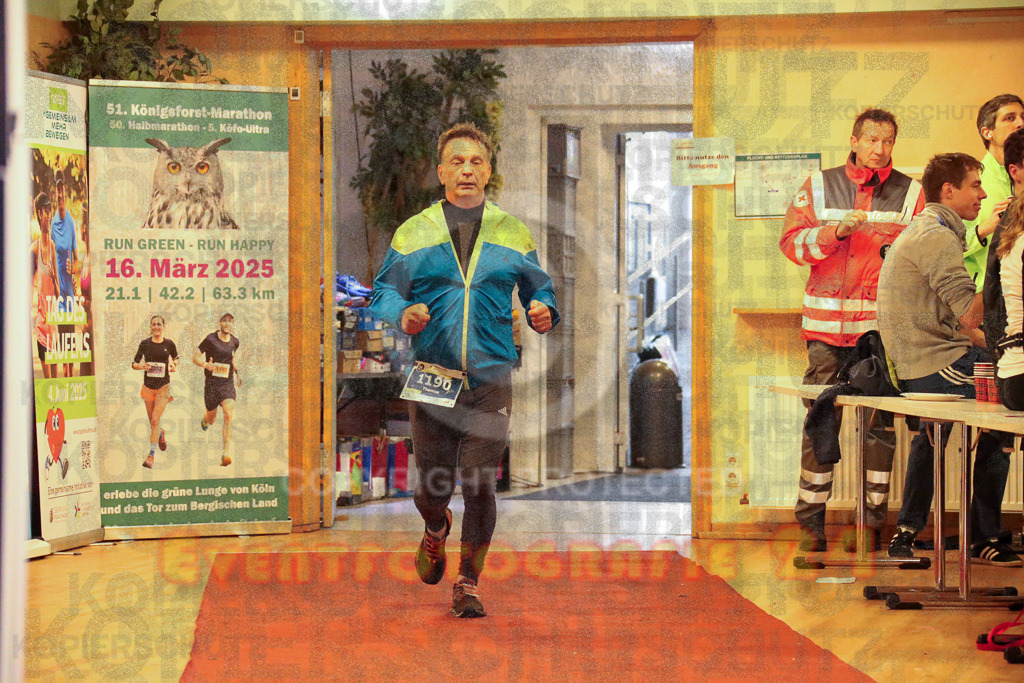 241208_1205_EX1_7247 | Sportfotografie im Rhein-Sieg Kreis, Köln, Bonn, NRW, Rheinland Pfalz, Hessen, etc. Unser Tätigkeitsfeld umfasst den Laufsport vom Volkslauf über den Marathon, Duathlon, Triathon bis zum Ultralauf wie Kölnpfad Ultra oder Schindertrail.