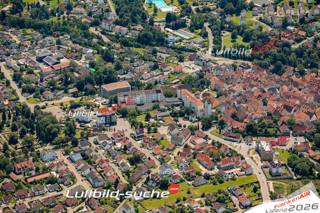 Das Luftbild zeigt :  Pfullendorf - Die Luftaufnahme wurde 2024 vom UL-Flugzeug aus erstellt ( keine Drohne ) - Hochauflösende Luftaufnahme - Für grossformatige Ausdrucke geeignet. Die Geschenkidee !Mit Lizenz und Bildrechte bestellbar