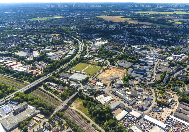 Muelheim220801971 | Luftbild, Sportplatz und Baustelle Hardenbergstraße, Heißen - Mitte, Mülheim an der Ruhr, Ruhrgebiet, Nordrhein-Westfalen, Deutschland