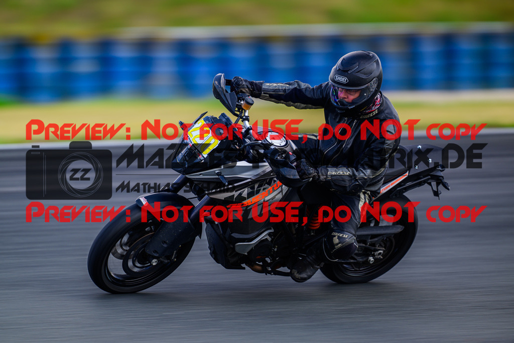 MaZZes_FotoMatrix_240725_6007705_3805 | GELB