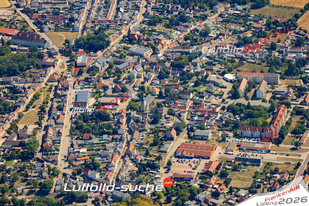 Das Luftbild der Stadt Güsten wurde 2022 vom Flugzeug heraus erstellt (keine Drohnen-Aufnahmen) Aufnahmehöhe ca.450 Meter- hohe Bildauflösung und Druck-Qualität. Garantiert!