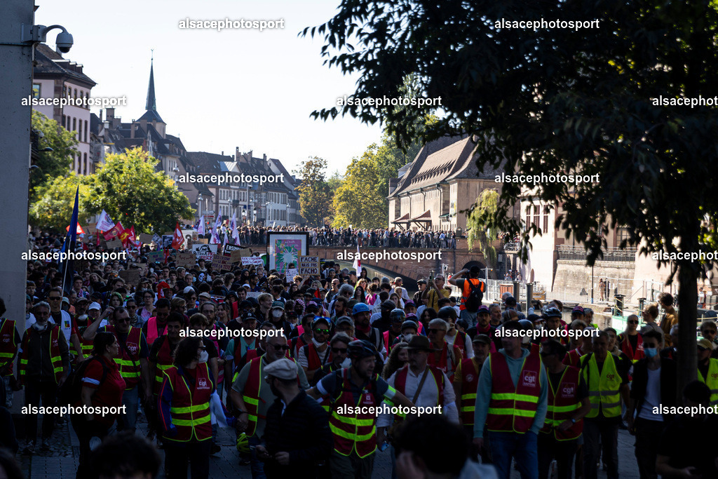 _B7A0560 | manifestation de lycéens à Strasbourg, le 6 octobre 2026, dans le cadre d’un mouvement national de protestation contre les conditions d’apprentissage. - Realisiert mit Pictrs.com