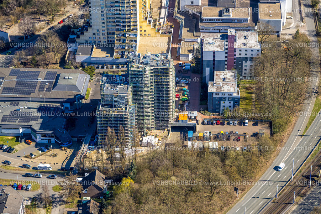 Bochum250301211 | Luftbild, Unicenter Hochhaus der RUB Ruhr-Universität Bochum, Baustelle mit Baugerüst am Unicenter, Querenburg, Bochum, Ruhrgebiet, Nordrhein-Westfalen, Deutschland
