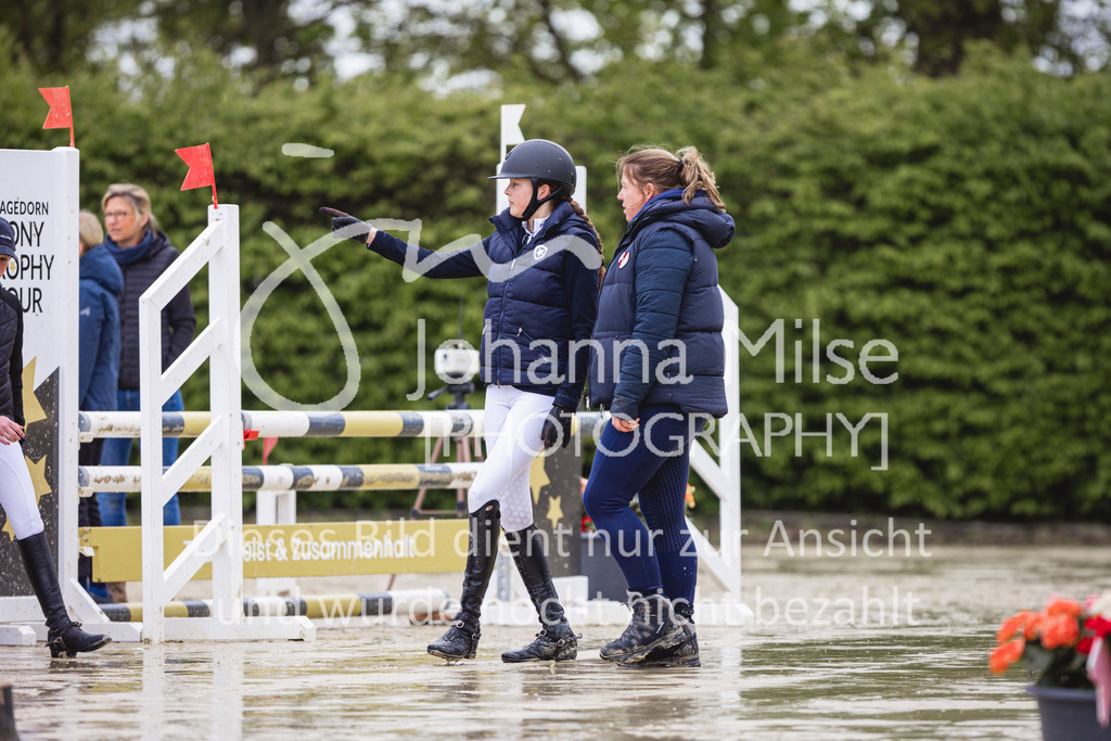 240426_Olfen-Vinnum_PonyTrophy-109 | Deine schönsten Turniermomente als professionelle Fotos! Entdecke hochwertige Pferdesport-Fotografie im Online-Shop. Jetzt Fotos finden & bestellen!