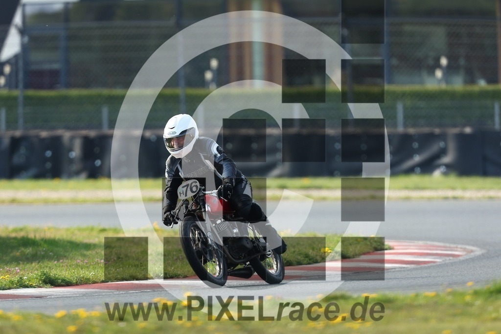 0h76-20260418_00492 | Schöne Erinnerungen an spannende Momente - das festzuhalten ist unser Job. PIXELrace.de ist seit 2003 auf den Rennstrecken Europas unterwegs um die Action draußen beim Fahren und die wunderbare Stimmung imm Fahrerlager für euch einzufangen.