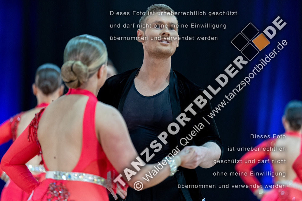 20240120-00979 | Hier finden Sie Tanz Bilder vom Latein und Standard Formationen tanzen. Sportbilder vom Tanzsport. Schöne Fotos und von Weltmeisterschaft, Europameisterschaft, Bundesliga, Regionalliga, Oberliga und Landesliga sowie von GOC Stuttgart, DanceComp, WM Bremen