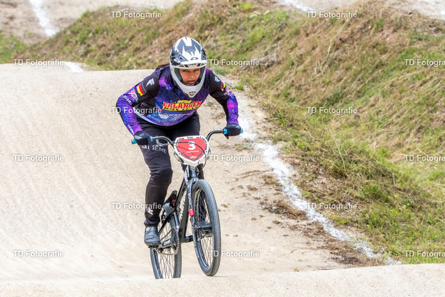 BayBMX2026-05497 | Fotogalerie von Thomas Dettweiler mit Eventbildern und lizenzfreien Fotos. Perfekt als Wandbild, für Büro, Website oder private Nutzung. - Realisiert mit Pictrs.com