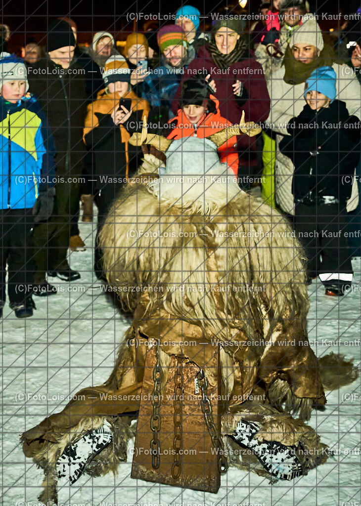 ALP5079_Nacht der Ballone_Gaminger Oetscherteufeln | NACHT DER BALLONE in Lackenhof am Ötscher, Sa 28. Dezember 2024.Mit einer Schauübung der Bergrettung Lackenhof, dem Ballonclub Ötscherland und den Gaminger Ötscherteufeln unter Zusammenarbeit mit der FF Lackenhof, dem Musikverein, dem Pensionistenverband, dem CampingClub, der Schirmbar und Konditorei Czihak, der Fuchswaldhütte und der Pizzeria Venezia, die für die Verköstigung sorgten, sowie der Ötscherliftgesellschaft, der Gemeinde Gaming und dem Ötscher-Tourismusverband.