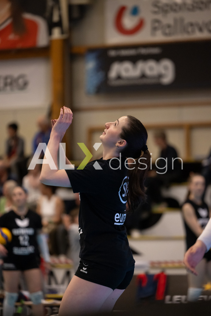 Volleyball I Frauen I Saison 2025-2026 I Volleyball NLA | Women I  Playoffs Finals 2/5 I  VC Kanti Schaffhausen - viteos NUC I  10.04.2026 | 15 Alessia Pazin (CH) (VC Kanti Schaffhausen) – Pass / Zuspiel - Realisiert mit Pictrs.com