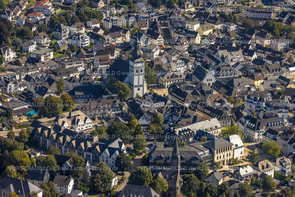 Attendorn230909278 | Luftbild, Altstadt und St. Johannes Baptist Kirche, Attendorn, Sauerland, Nordrhein-Westfalen, Deutschland