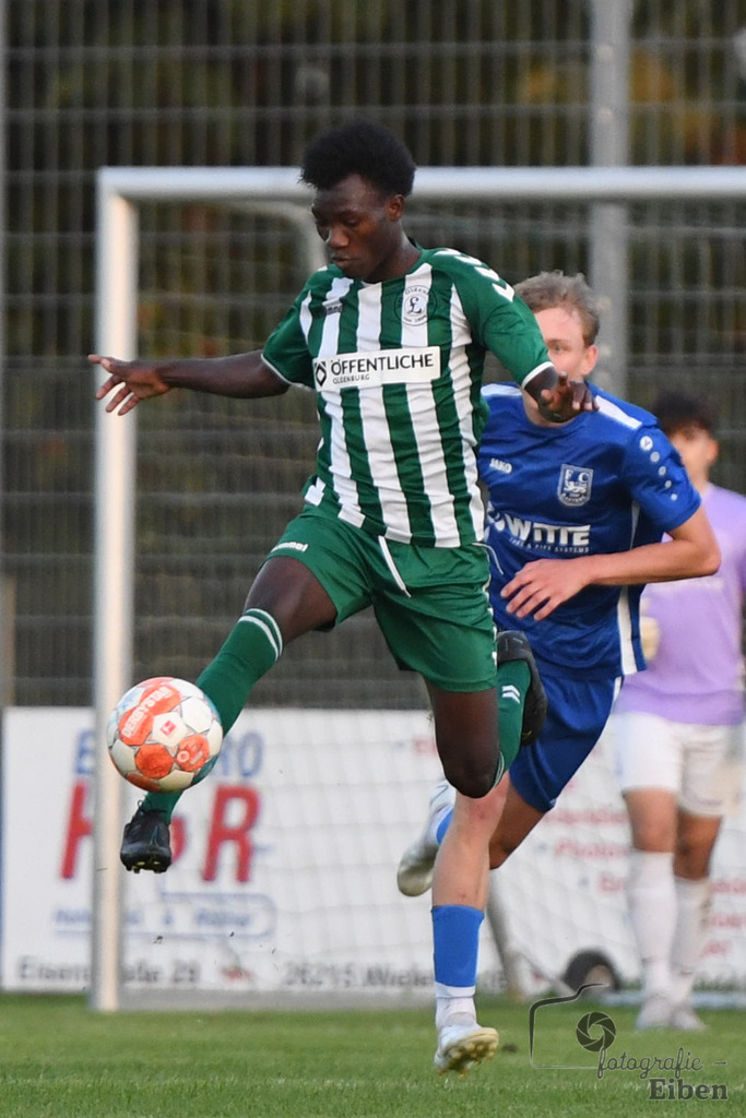 FC Rastede-VFL Oldenburg | A-Jugend Bezirkspokal; FC Rastede (blau)-VFL Oldenburg (grün) am 16.08.2023 in Rastede (Sportanlage Köttersweg), Deutschland, Photo: Philip Eiben 2023 - Realisiert mit Pictrs.com