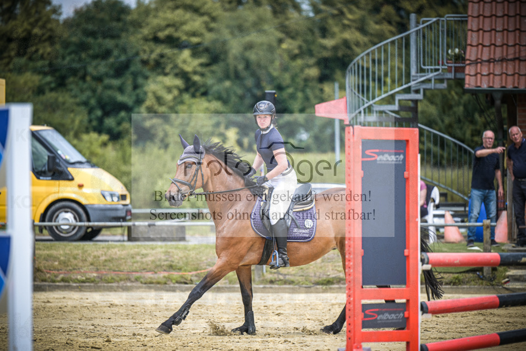 DOS_7506 | Entdecke hochwertige Reitturnierfotos von Foto Oger. Professionell, emotional und authentisch – jetzt Lieblingsmomente im Shop bestellen.Deutschlandweite Turnierfotografie. - Realisiert mit Pictrs.com