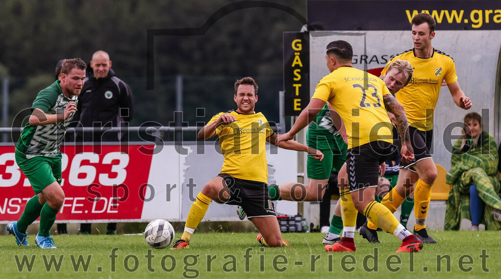 2023-08-06_094_SC_Kirchasch_gegen_SV_Eichenried | Bockhorn, Deutschland, 06.08.2023:
Fußball, Kreisliga 2023 / 2024, 2. Spieltag, SC Kirchasch gegen SV Eichenried, Endergebnis: 3:1

Michael Kopp (SV Eichenried, #15), Stefan Hackl (SC Kirchasch, #11), Alexander Mrowczynski (SC Kirchasch, #23)

Foto: Christian Riedel / fotografie-riedel.net