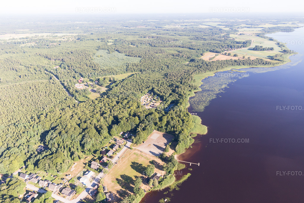 Aerial view: View of the town in Torne in the state Kronoberg, Sweden. – Photo: IMG_108154.jpg taken on 06/28/2018 by Werner Riehm/FLY-FOTO.com – Resolution of the original: 5472 x 3648 px