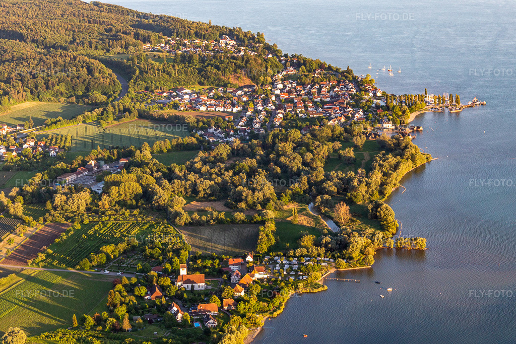 Luftbild: Unteruhldingen im Ortsteil Unteruhldingen in Uhldingen-Mühlhofen im Bundesland Baden-Württemberg in Deutschland. Foto: IMG_132126.jpg vom 26.05.2022 durch Werner Riehm/FLY-FOTO.deWWW.PFAHLBAUTEN.DE