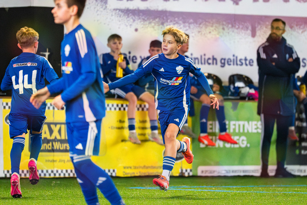 _BLR9615 | Professionelle Fußball- und Sportfotografie. Spielbilder online ansehen und kaufen – Einzelbilder oder komplette Galerien in hoher Qualität. - Realisiert mit Pictrs.com