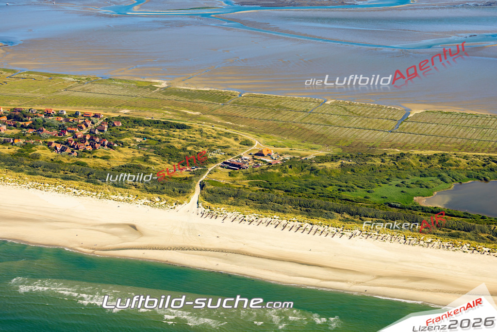 Aktuelles Luftbild von Strand Juist - Die Luftaufnahme wurde 2022 mittels UL-Flugzeug erstellt ( keine Drohne ) - hochauflösende Kamera-Systeme von  Canon -Beste Qualität - Für grossformatige Ausdrucke geeignet. Die Geschenkidee !